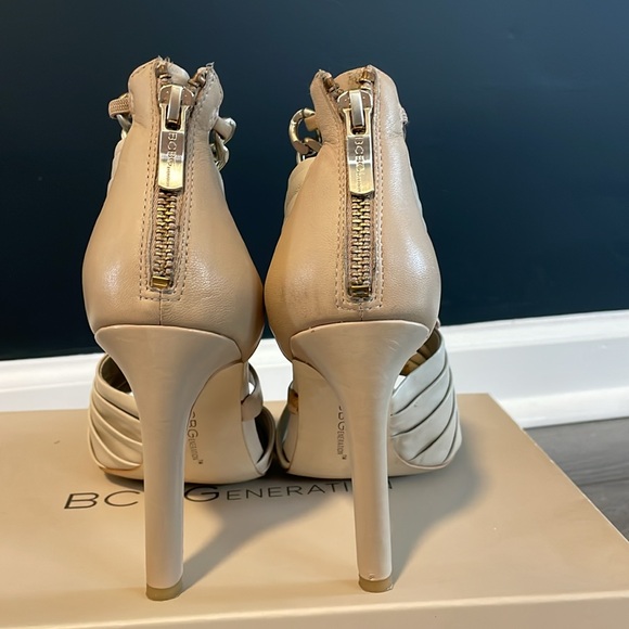 BCBGeneration 3” heels. Nude - Picture 3 of 8